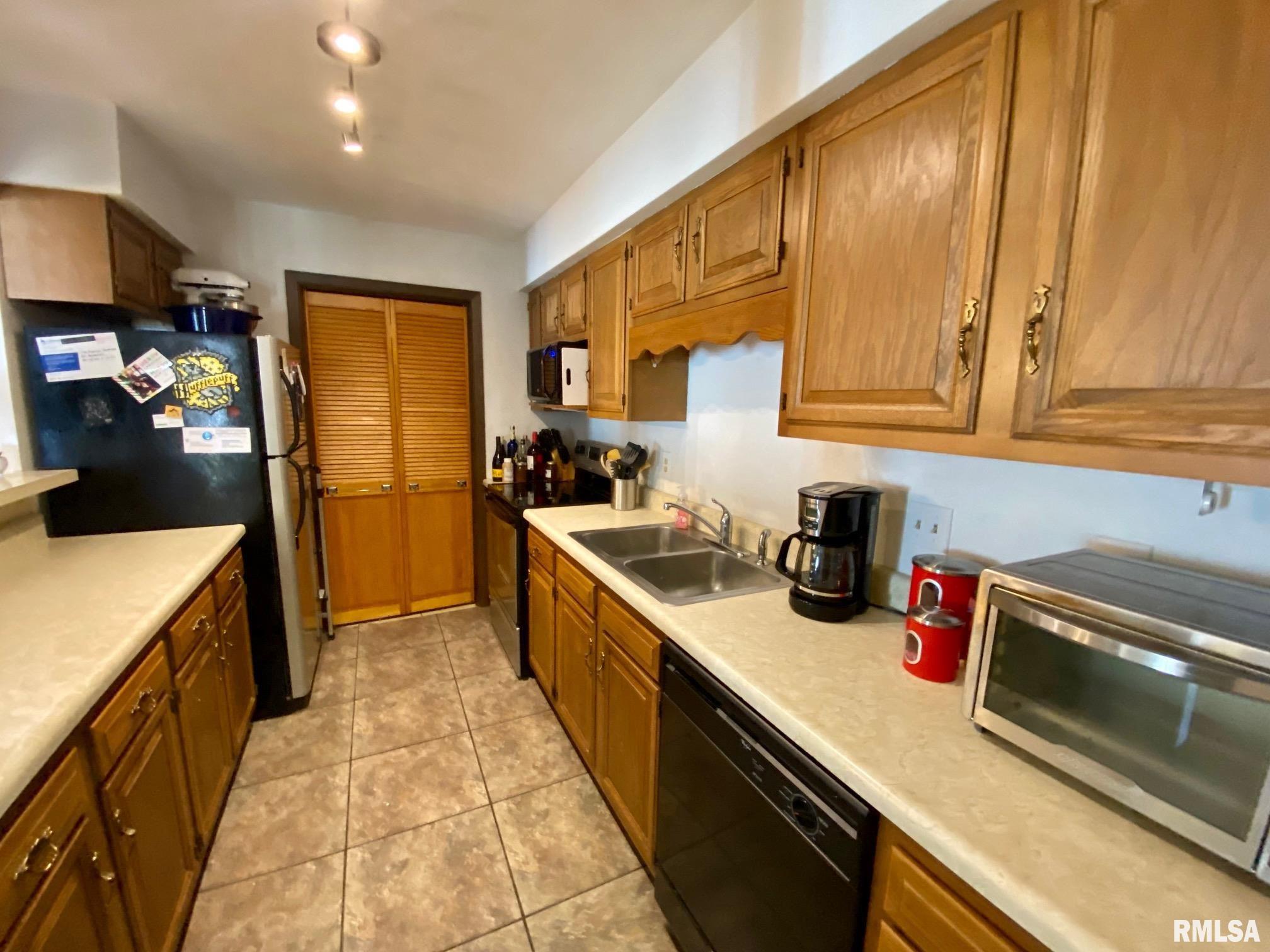 50 Brookside Place Springfield, IL 62704 - Photo 12 of 24 Gallery Image 12