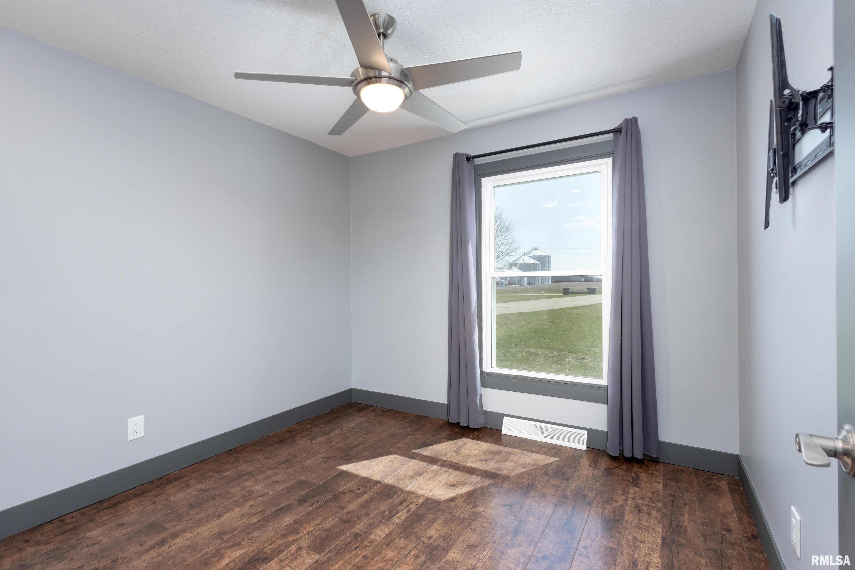 20874 270th Street Eldridge, IA 52748 - Photo 53 of 68