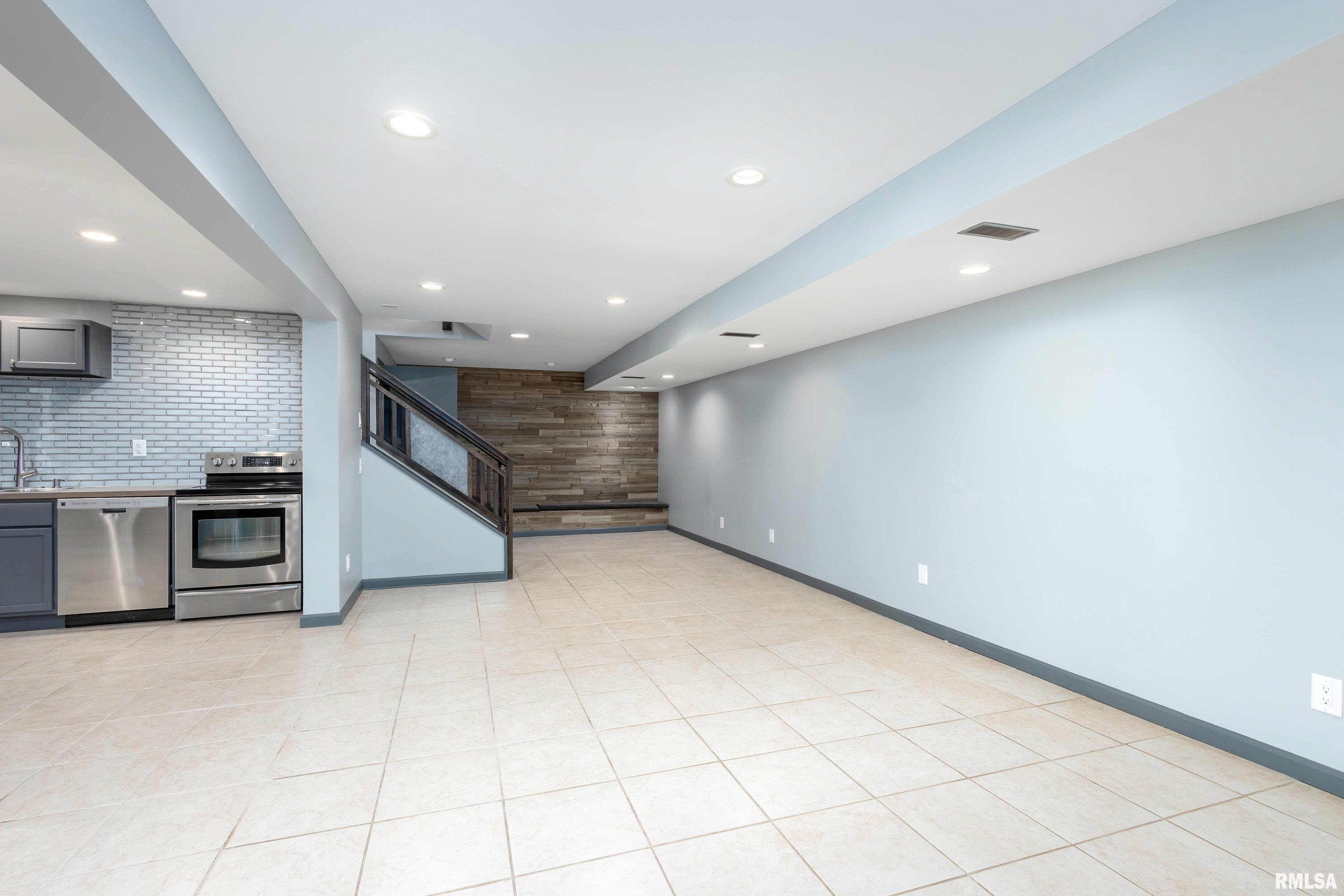 20874 270th Street Eldridge, IA 52748 - Photo 61 of 68