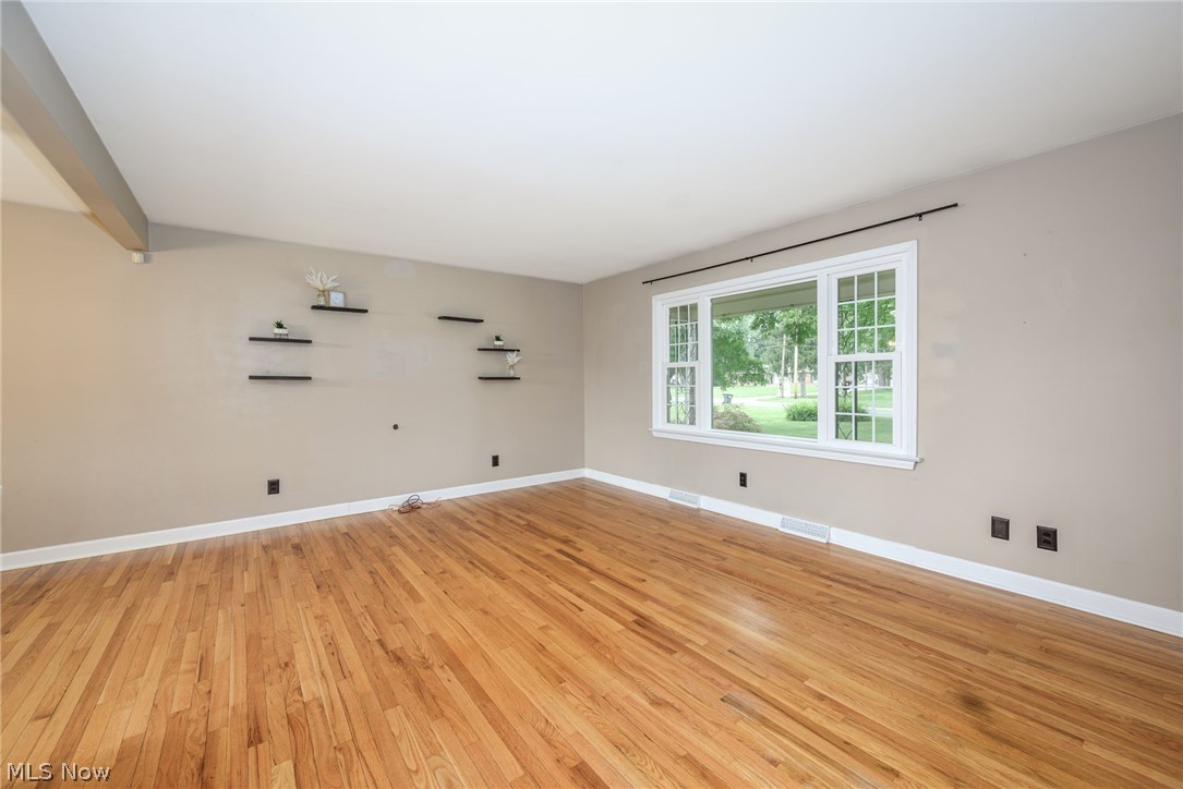496 East Howe Road Kent, OH 44240 - Photo 11 of 38 Gallery Image 11