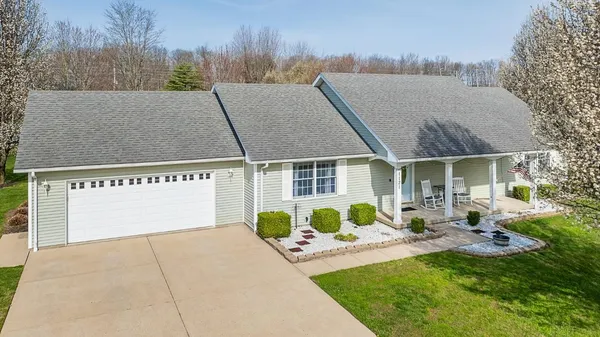 $279,000 | 1121 Sunset Strip, Versailles, IN 47042