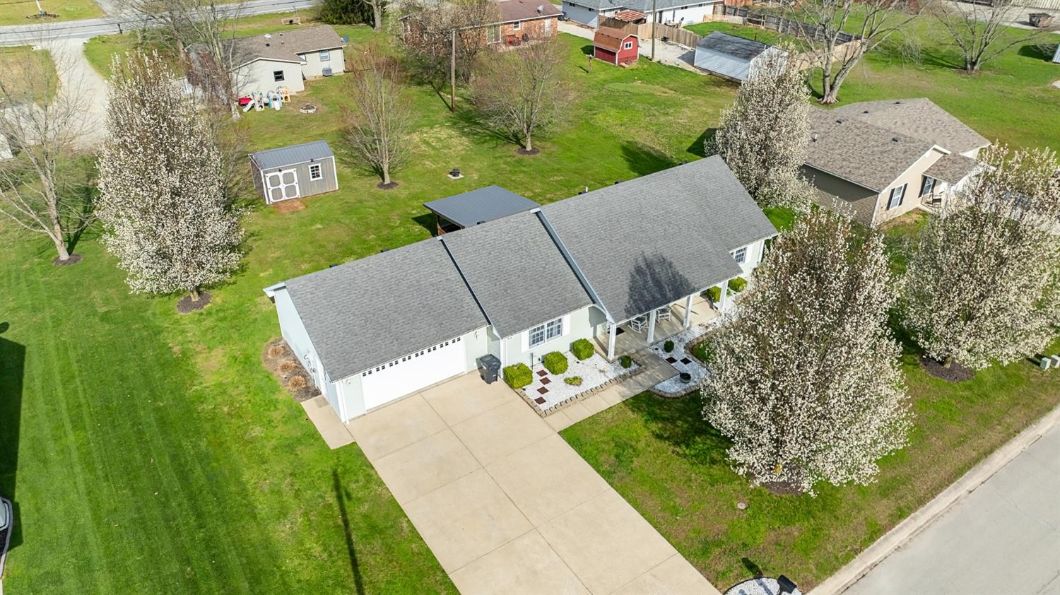 1121 Sunset Strip Versailles, IN 47042 - Photo 3 of 41