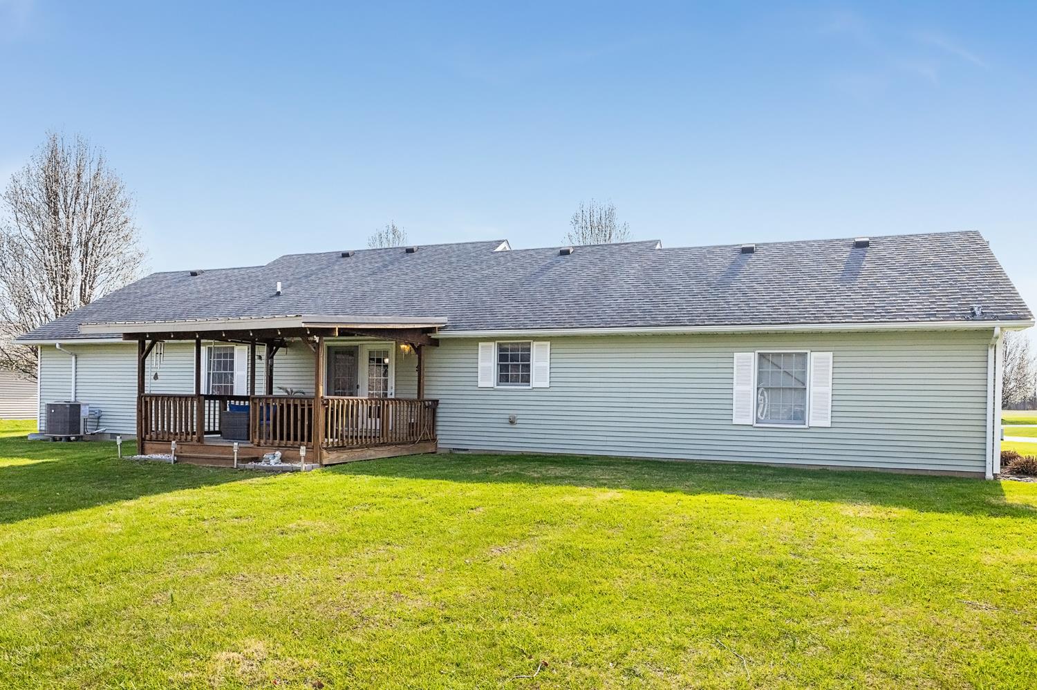 1121 Sunset Strip Versailles, IN 47042 - Photo 34 of 41