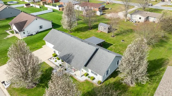 $279,000 | 1121 Sunset Strip, Versailles, IN 47042