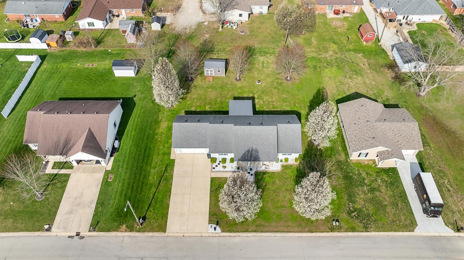 1121 Sunset Strip Versailles, IN 47042 - Photo 38 of 41