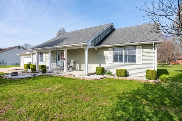 $279,000 | 1121 Sunset Strip, Versailles, IN 47042