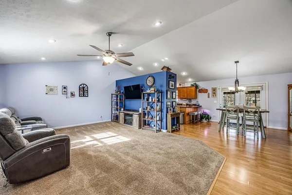 $279,000 | 1121 Sunset Strip, Versailles, IN 47042