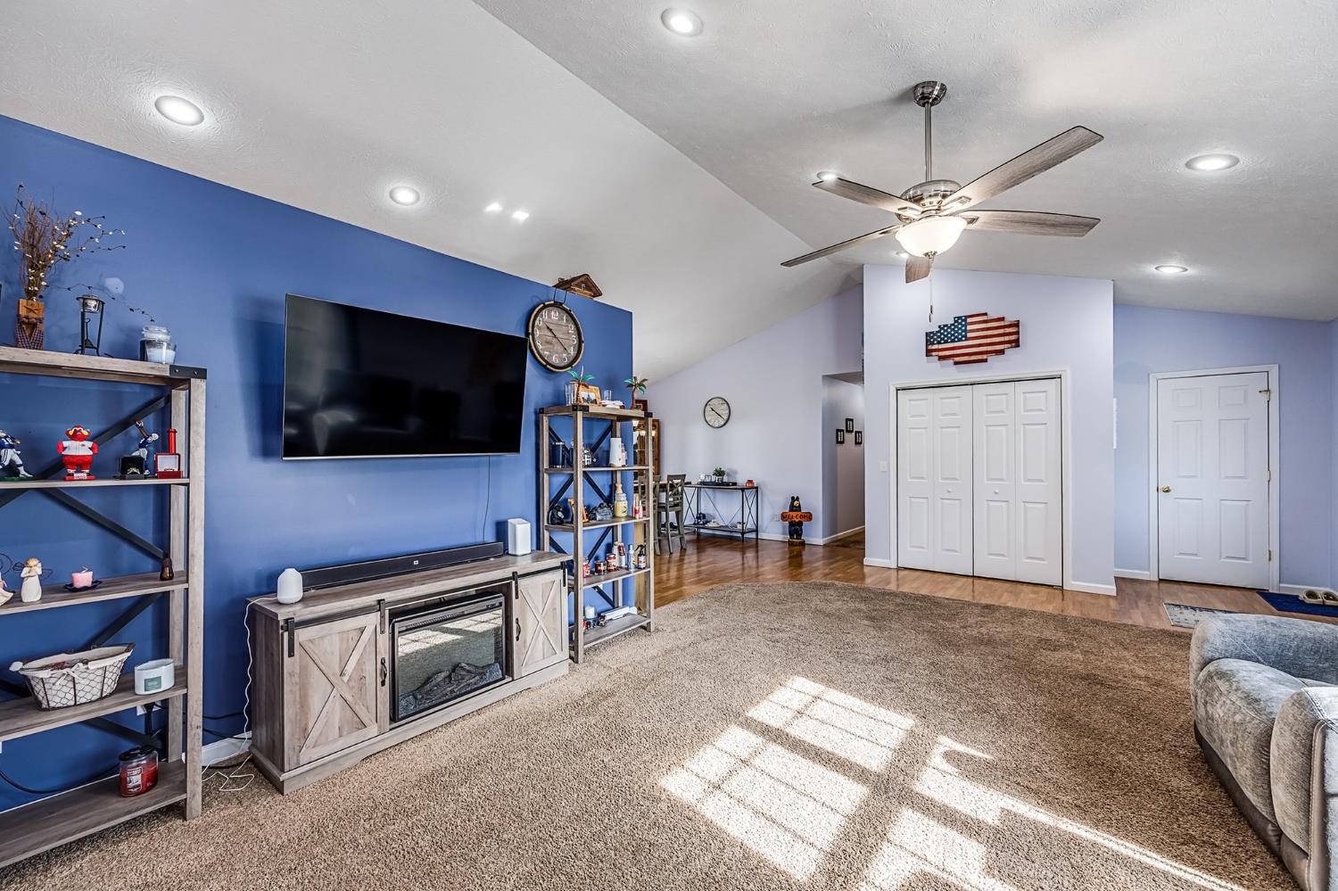 1121 Sunset Strip Versailles, IN 47042 - Photo 10 of 41