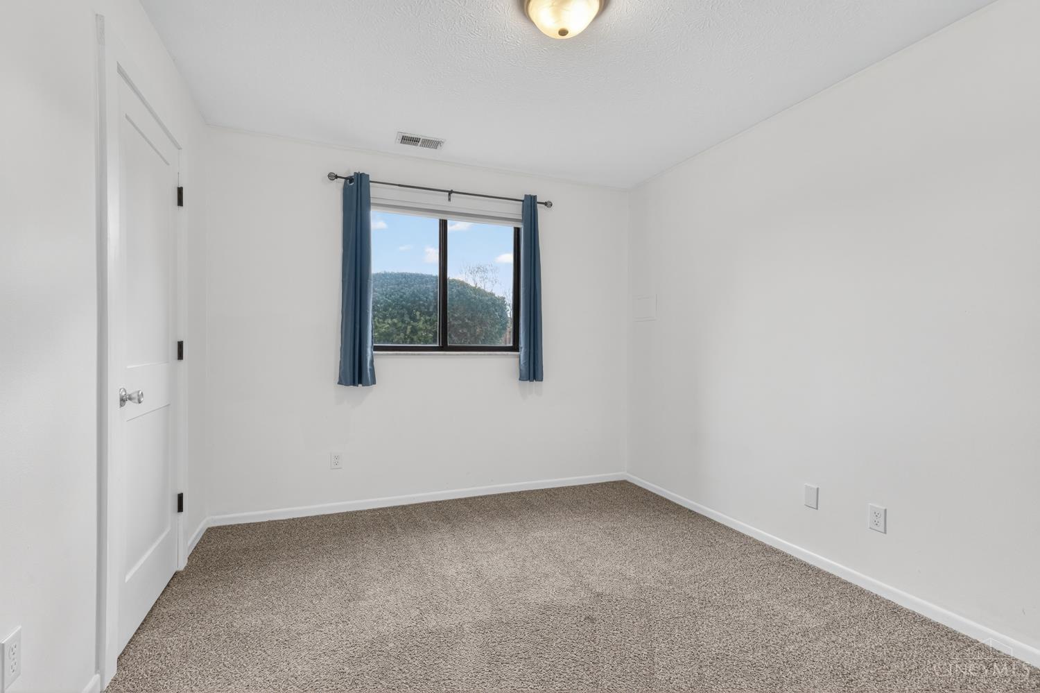 547 Davis Road, Unit 3 Cincinnati, OH 45255 - Photo 9 of 18