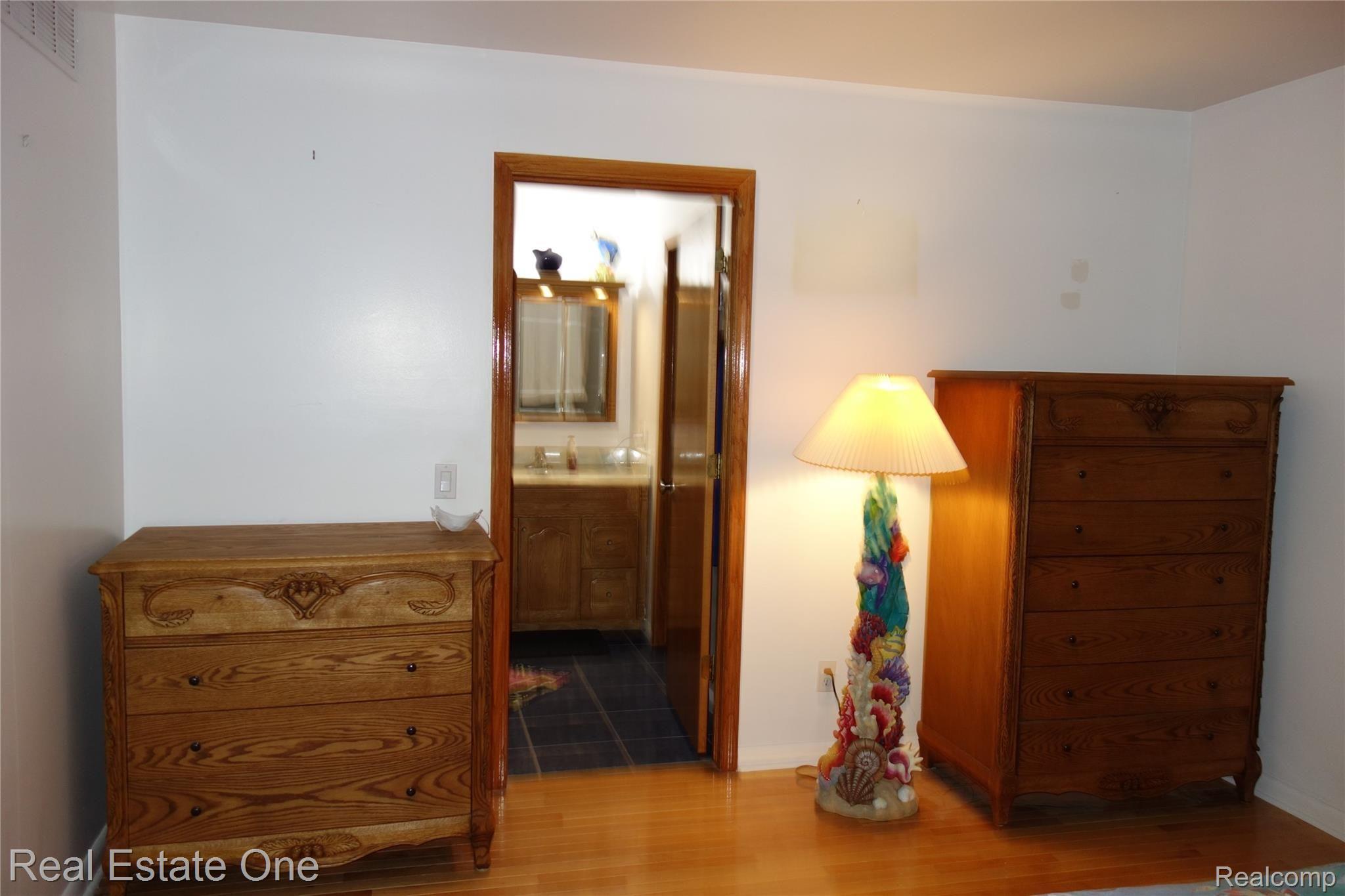 9350 Pine Knob Road Clarkston, MI 48348 - Photo 14 of 39 Master suite
