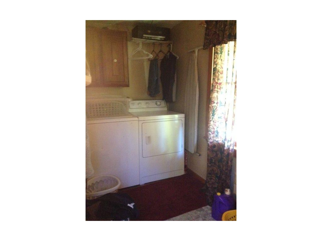 19447 Abrams Falls Road Bristol, VA 24202 - Photo 18 of 23 Laundry w cabinetry