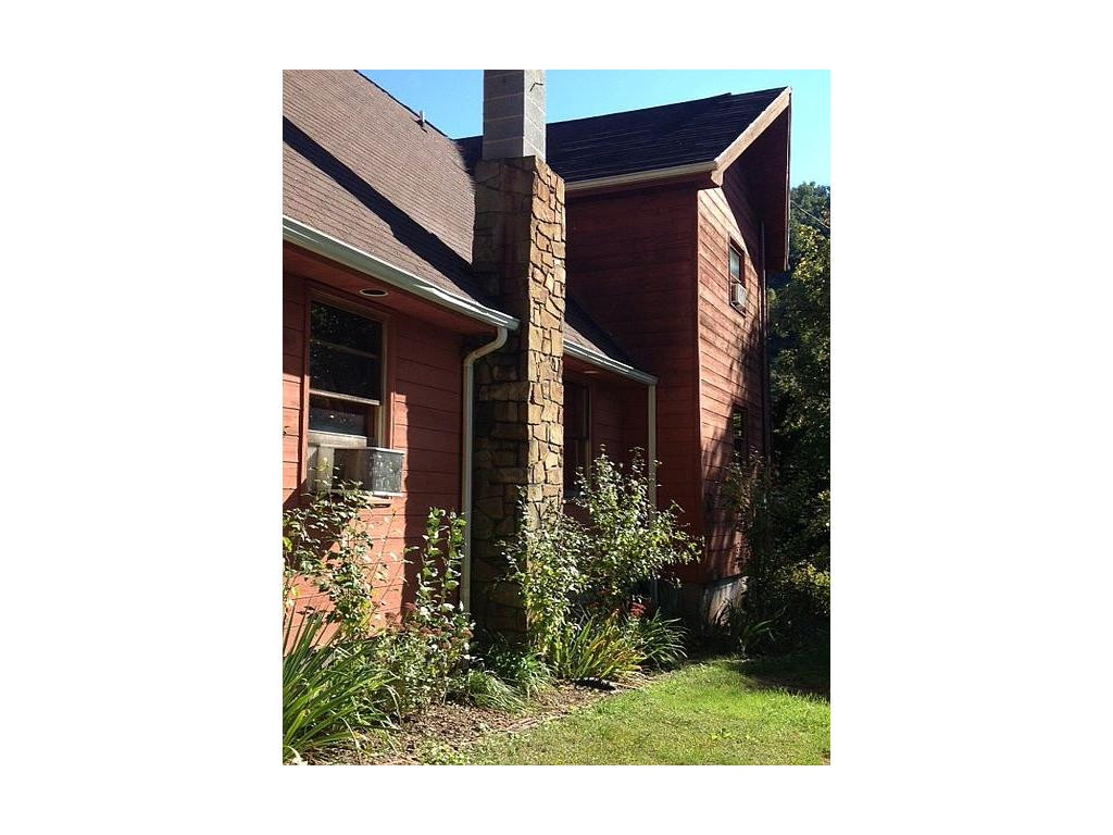 19447 Abrams Falls Road Bristol, VA 24202 - Photo 20 of 23 Stained Wood Exterior