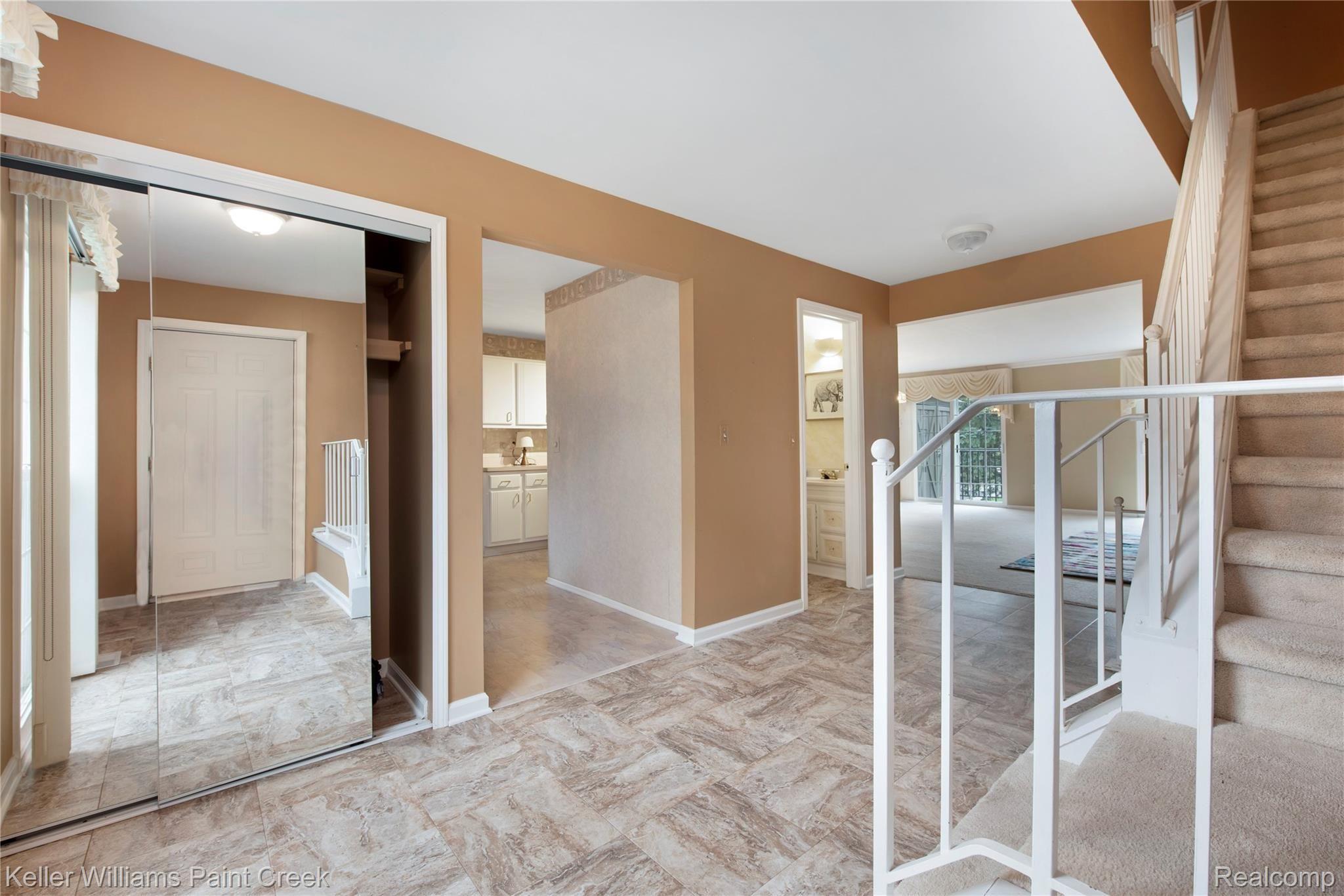 1397 Paddle Wheel Lane Rochester, MI 48306 - Photo 6 of 28 1397 Paddle Wheel LN RH6776.jpg