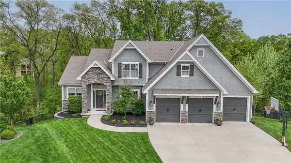 $775,000 | 14035 Trail Creek Court, Parkville, MO 64152