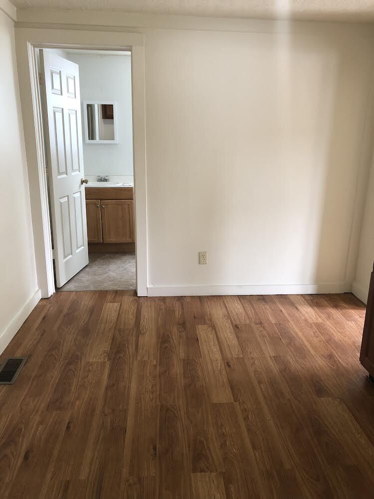 529 West 21st Street Anderson, IN 46016 - Photo 5 of 11
