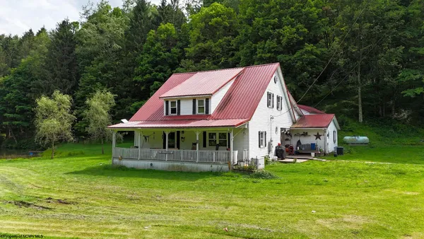 $400,000 | 407 Soap Creek, Mannington, WV 26582
