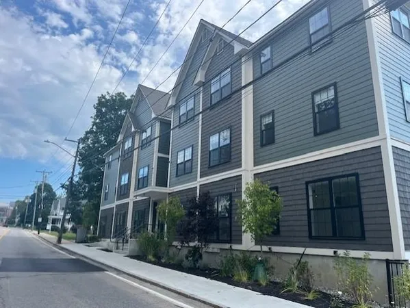 $399,900 | 725-727 Central Avenue, Unit 302, Dover, NH 03820