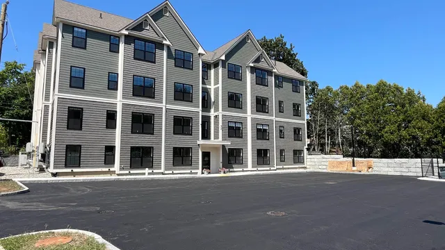 $419,900 | 725-727 Central Avenue, Unit 302, Dover, NH 03820