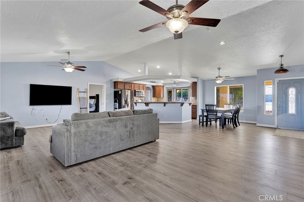 3632 Cambria Road Phelan, CA 92371 - Photo 9 of 54