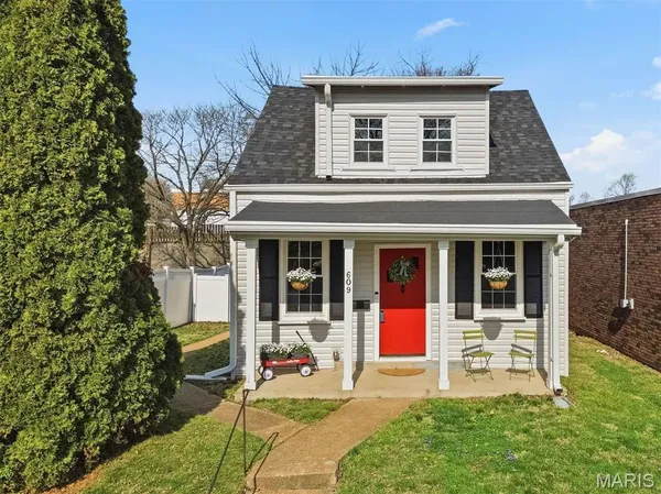 $274,900 | 609 South 4th Street, St. Charles, MO 63301