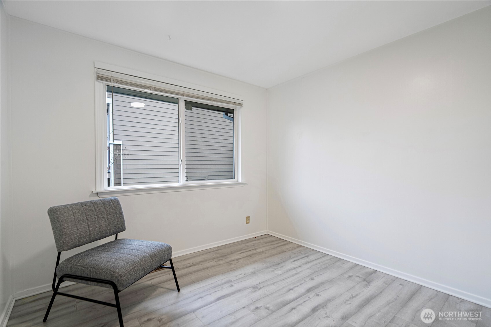 2807 Northeast 16th Street Renton, WA 98056 - Photo 15 of 24