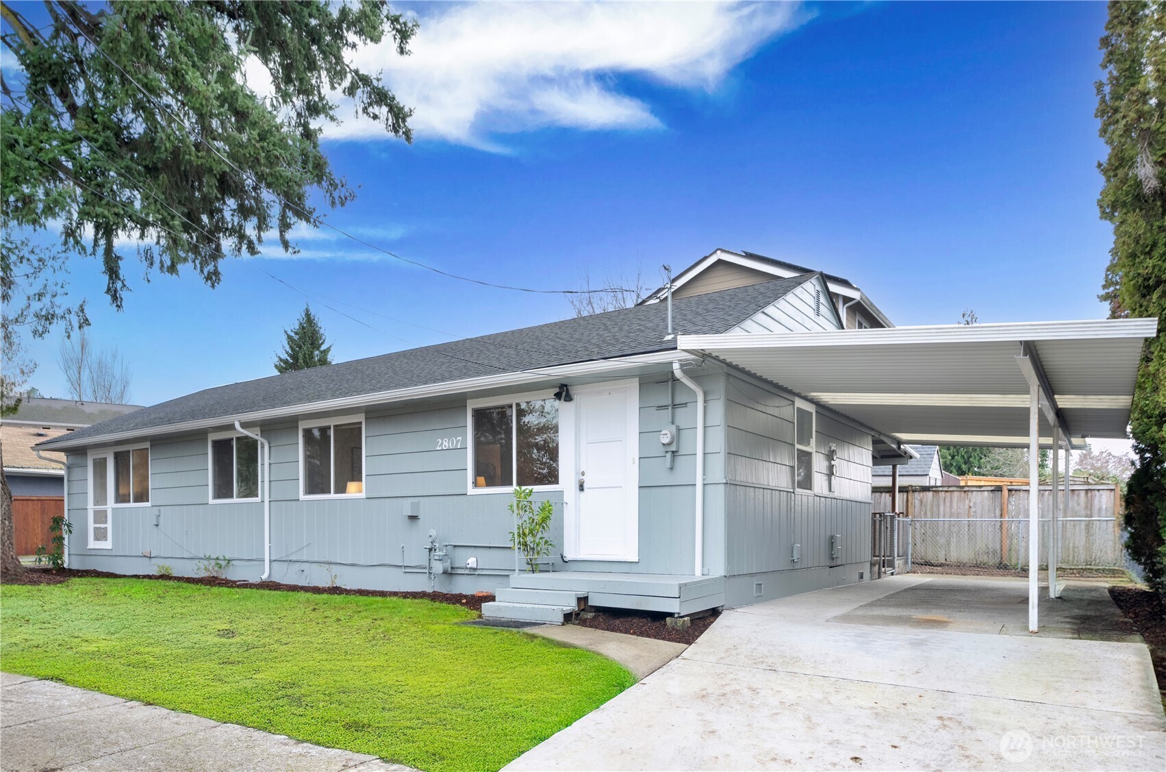 2807 Northeast 16th Street Renton, WA 98056 - Photo 2 of 24 Gallery Image 2
