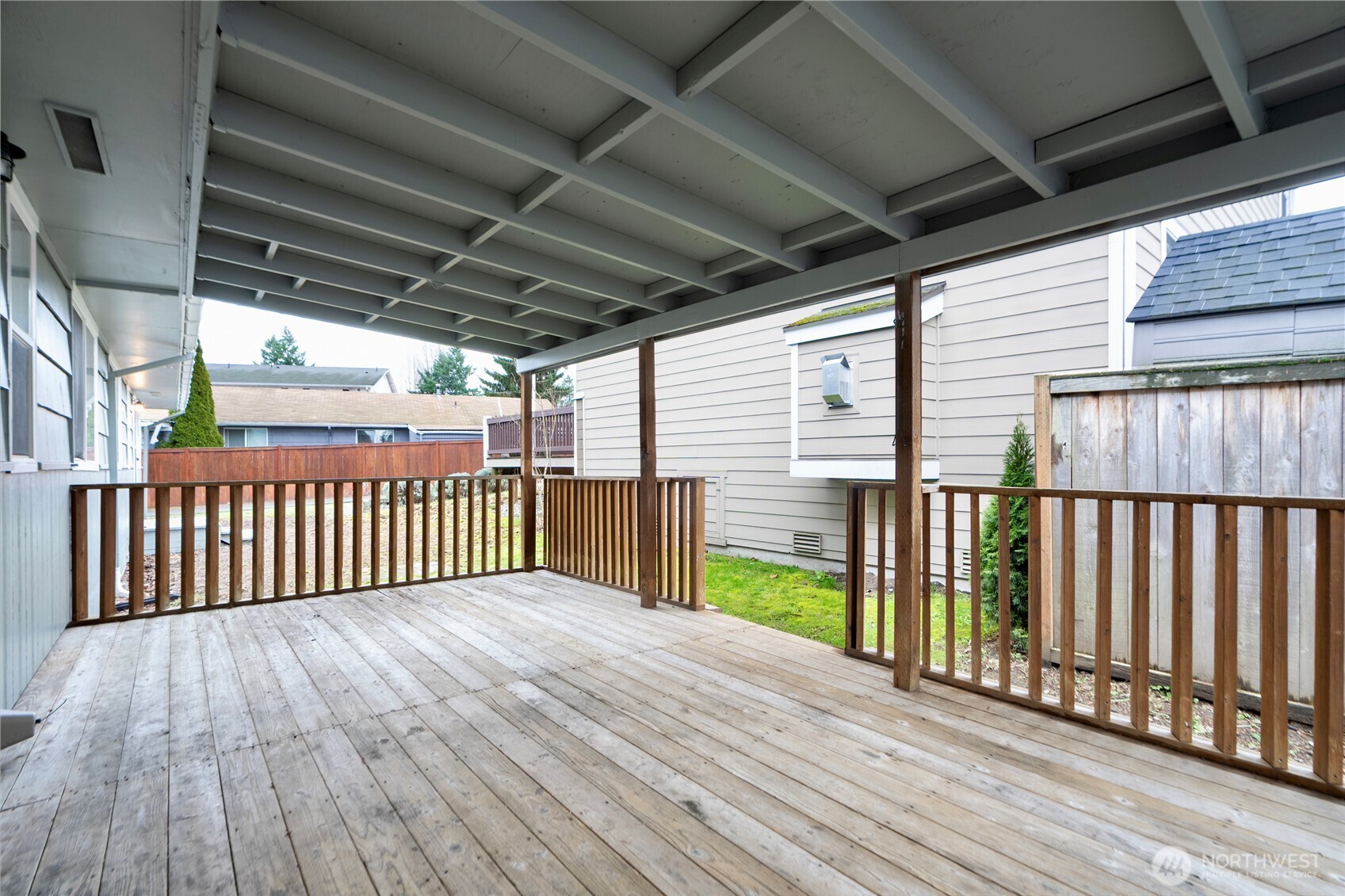 2807 Northeast 16th Street Renton, WA 98056 - Photo 22 of 24