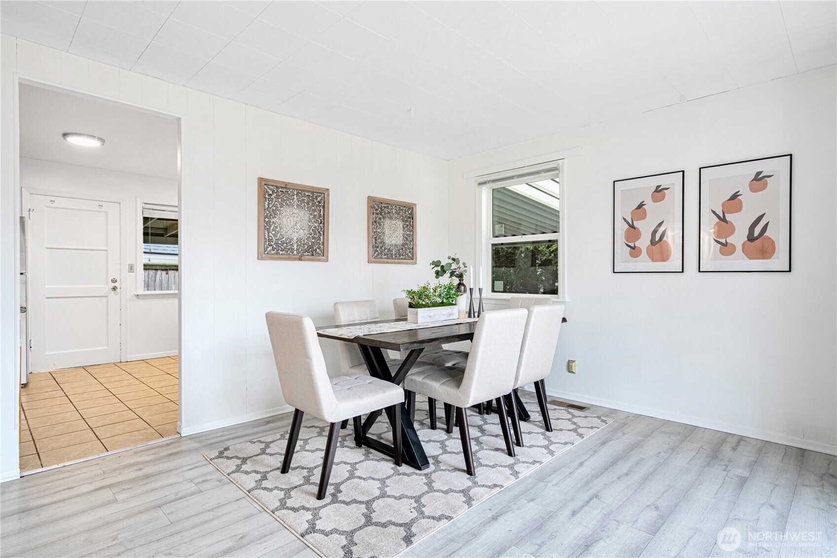 2807 Northeast 16th Street Renton, WA 98056 - Photo 4 of 24