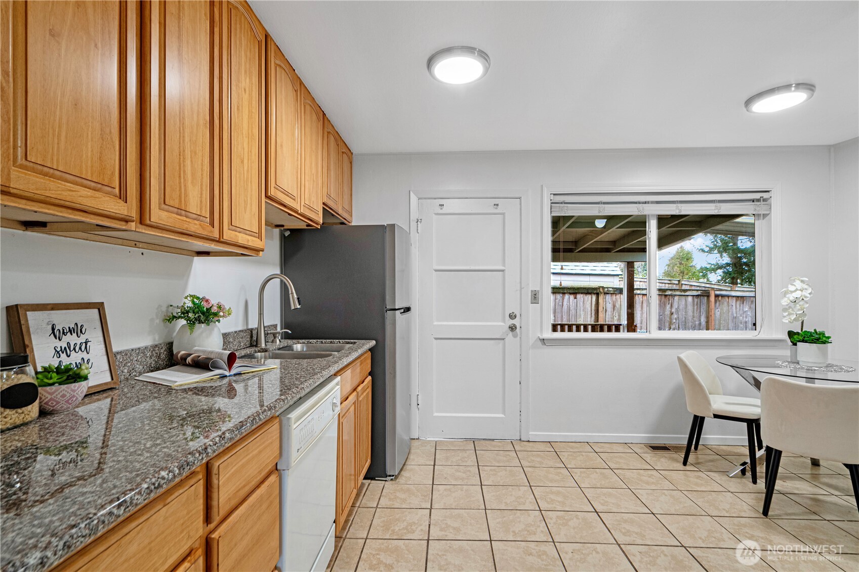 2807 Northeast 16th Street Renton, WA 98056 - Photo 10 of 24