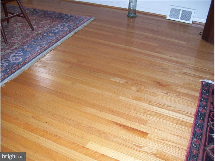 859 Morefield Road Philadelphia, PA 19115 - Photo 11 of 23 Dining Room