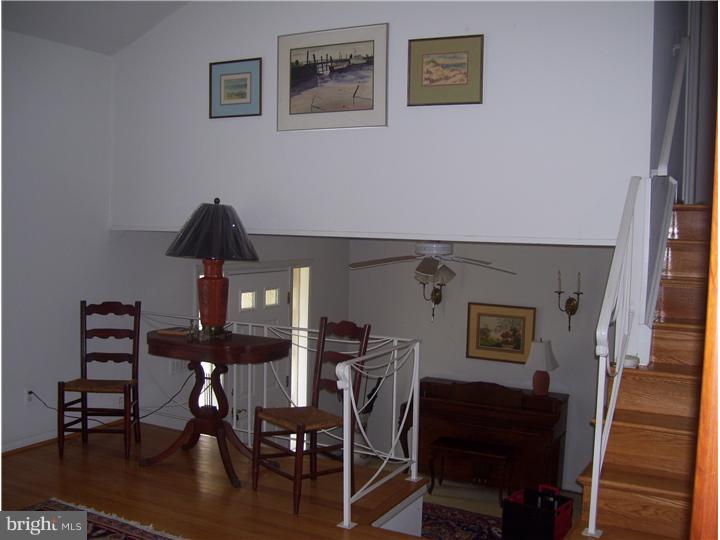 859 Morefield Road Philadelphia, PA 19115 - Photo 8 of 23 Living Room