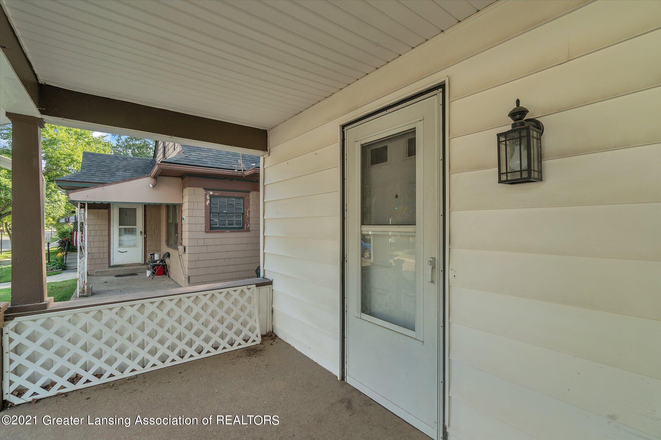 2204 South Rundle Avenue Lansing, MI 48910 - Photo 3 of 31 06-2204 S. Rundle Ave-Windowstill-Real-E