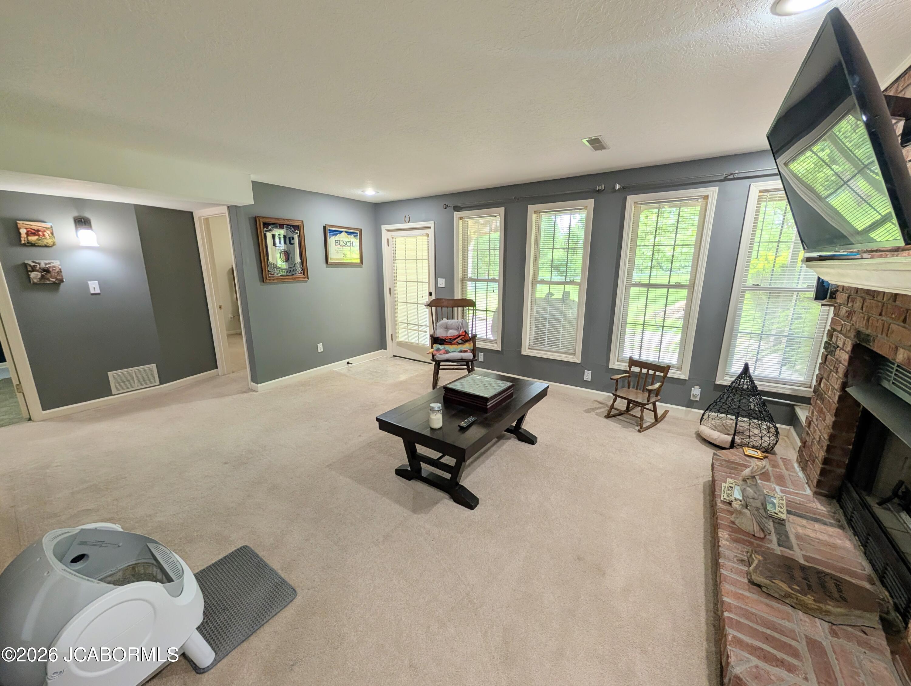 167 East Center Street Holts Summit, MO 65043 - Photo 5 of 54