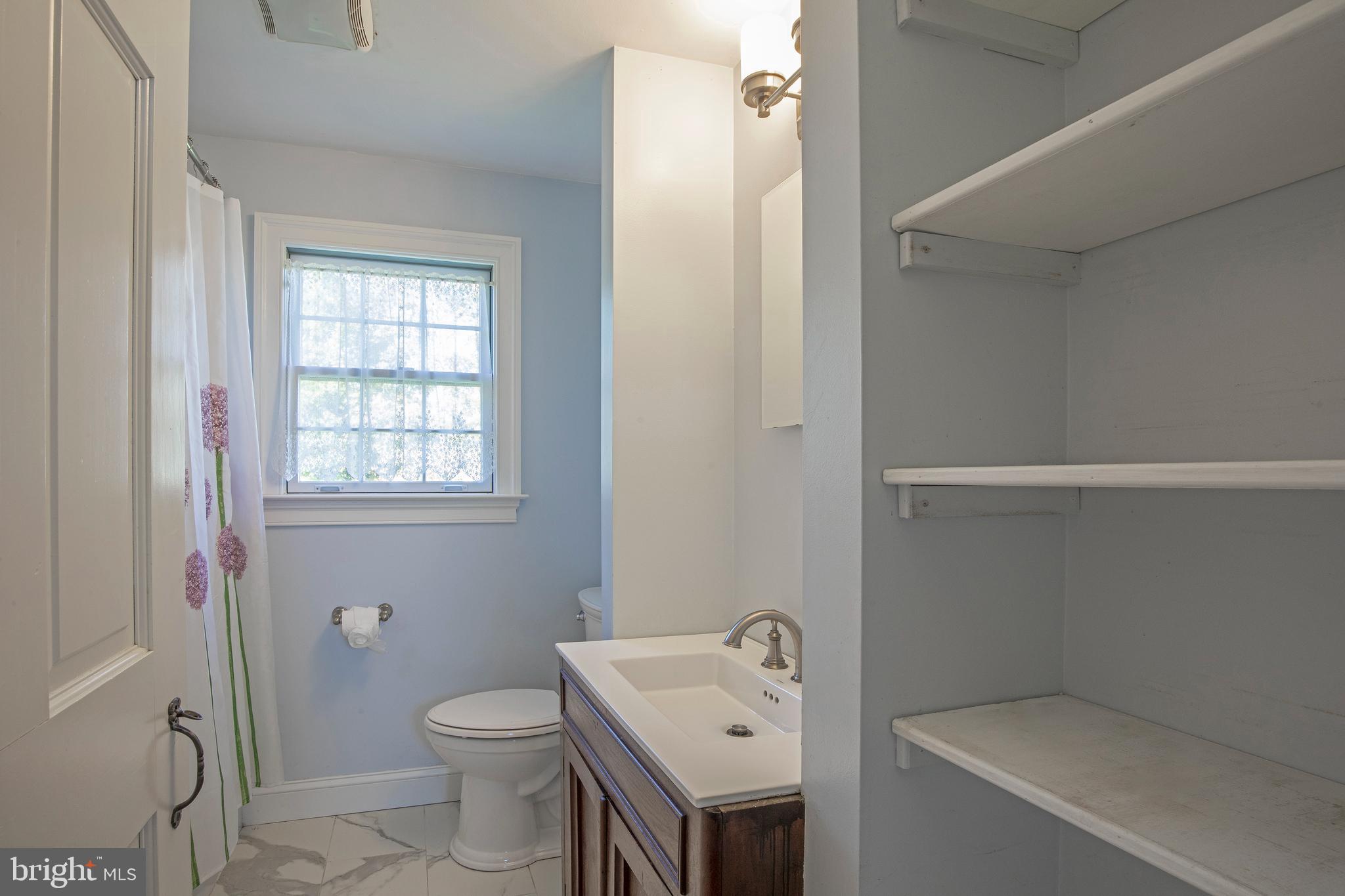 5 Walter Road Chalfont, PA 18914 - Photo 19 of 59 Main Hall Bath (Second Floor)