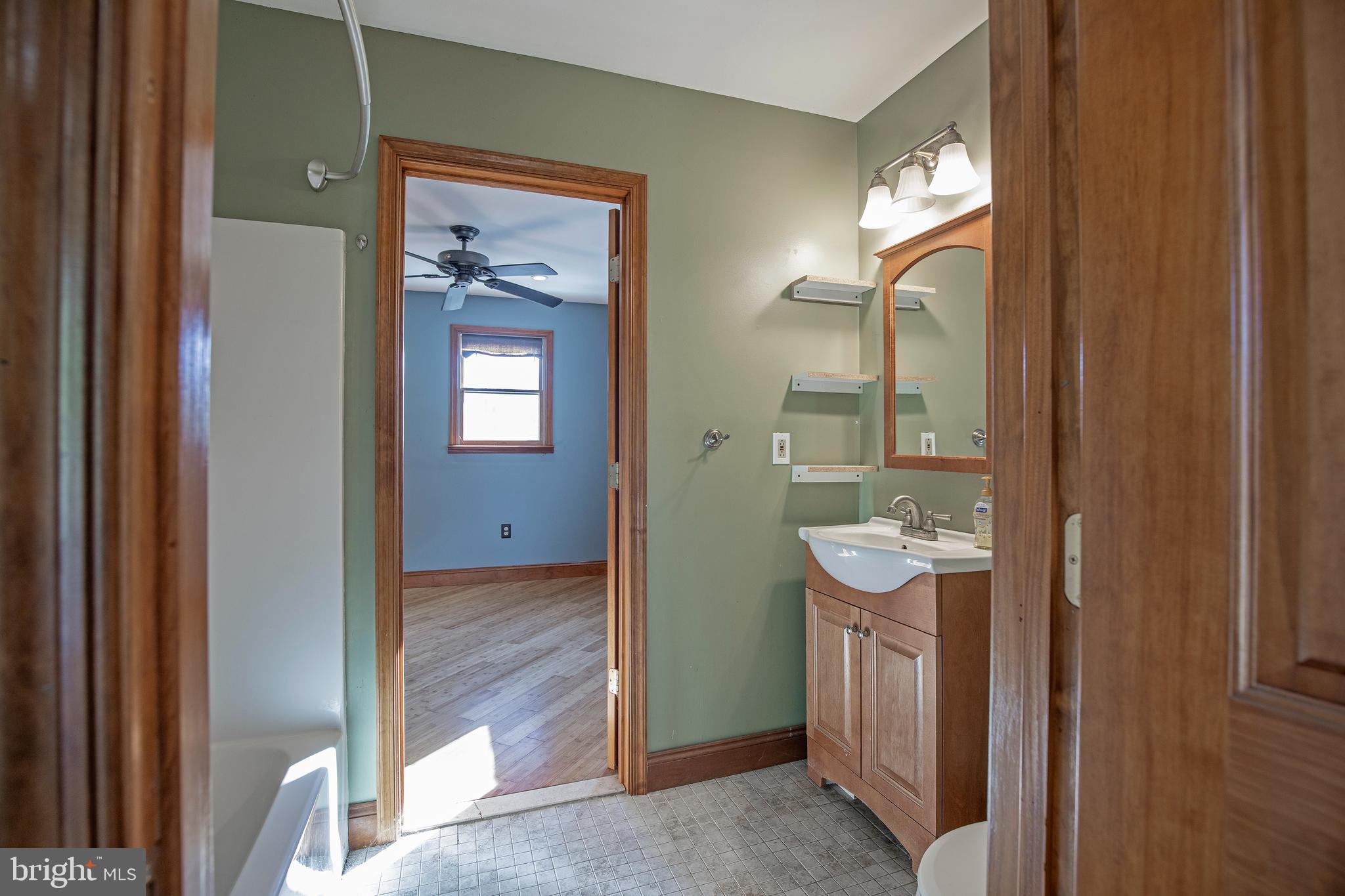 5 Walter Road Chalfont, PA 18914 - Photo 39 of 59 Guest Apt Bath