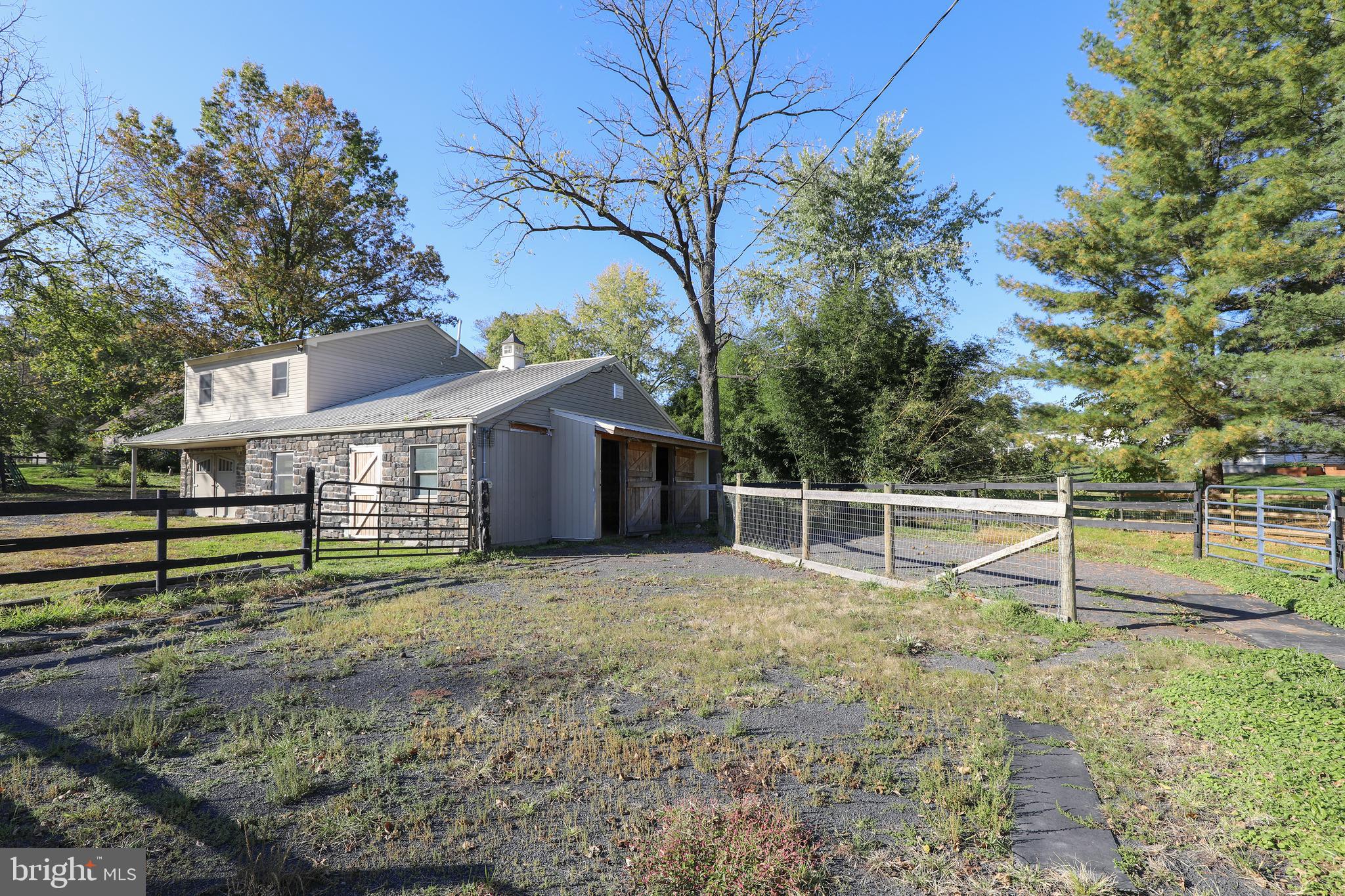 5 Walter Road Chalfont, PA 18914 - Photo 41 of 59 2 Stalls with direct access to private dry lots