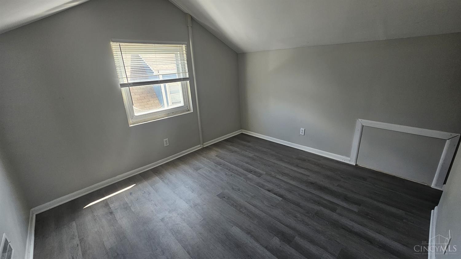 4452 Foley Road Cincinnati, OH 45238 - Photo 12 of 21