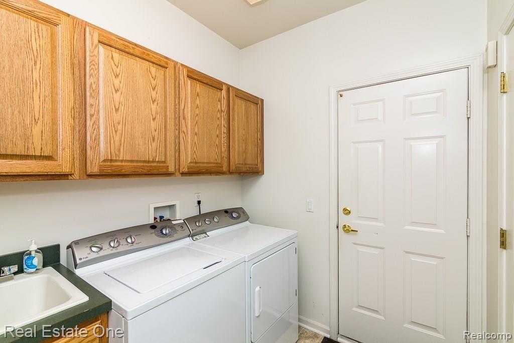 1442 Copper Circle Rochester, MI 48306 - Photo 18 of 25 Copper Circle-W019.jpg