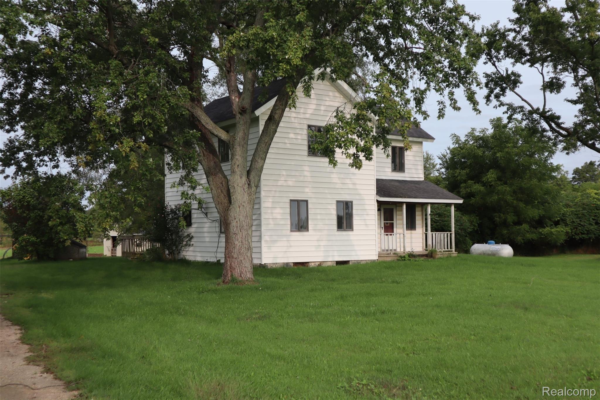 11921 Stow Road Perry, MI 48872 - Photo 2 of 23 IMG_2124.JPG