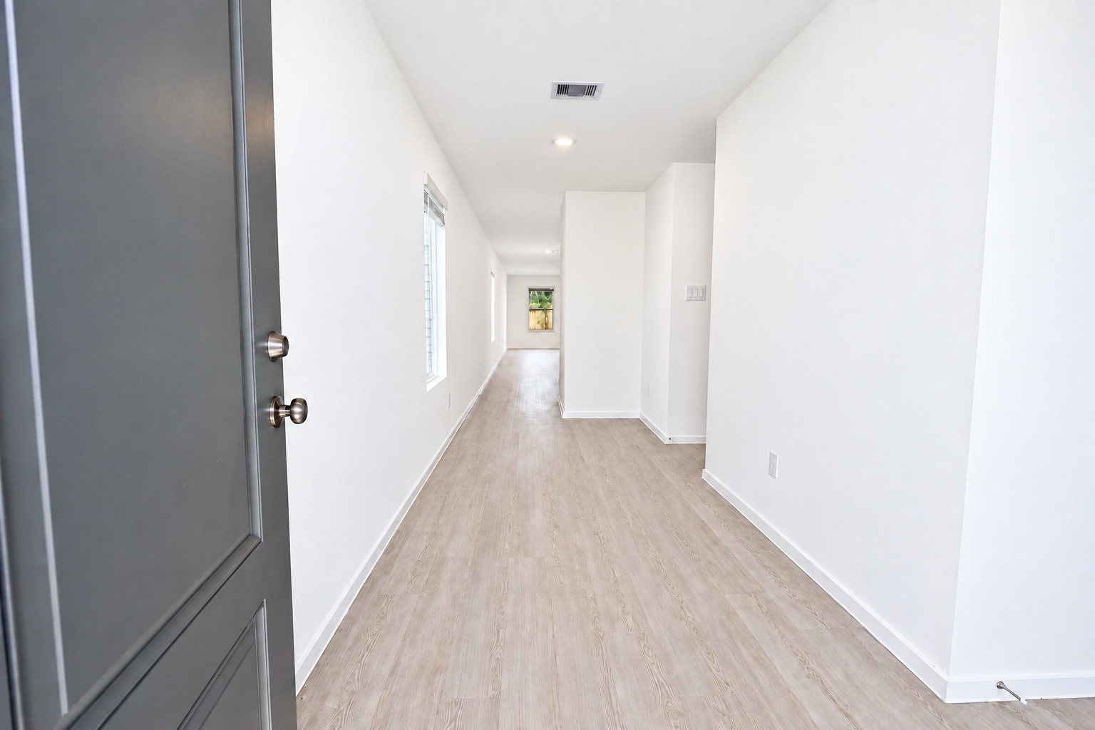 10947 Independence Road Cleveland, TX 77328 - Photo 4 of 28 Gallery Image 4