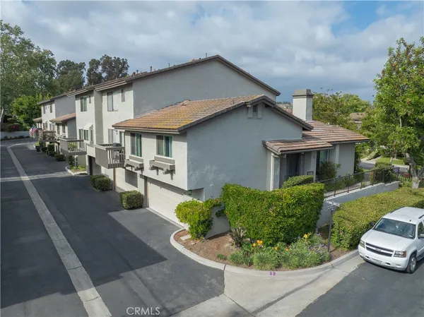 $1,095,000 | 2 Evening Breeze, Irvine, CA 92603