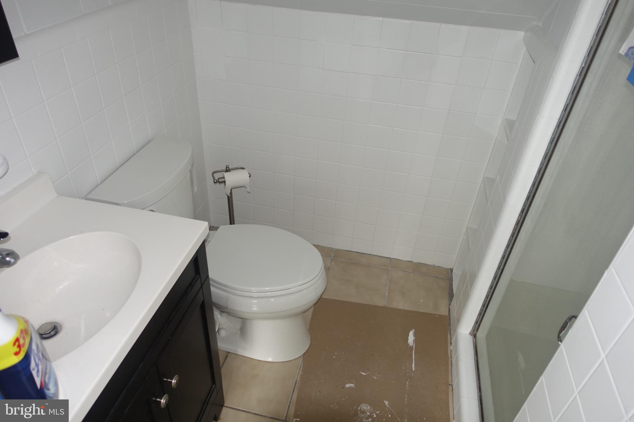 427 Newton Road Hatboro, PA 19040 - Photo 11 of 12 Bathroom