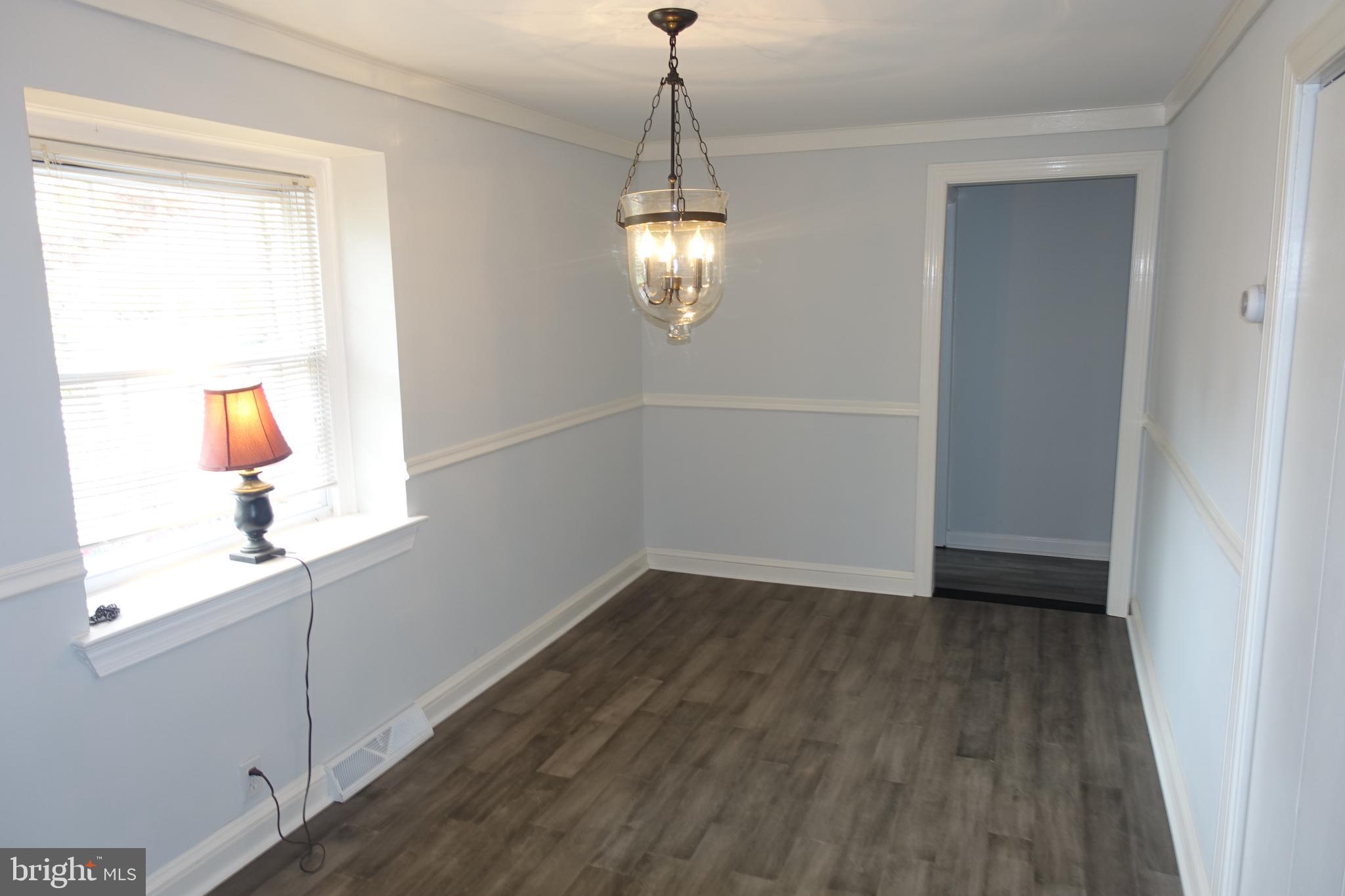 427 Newton Road Hatboro, PA 19040 - Photo 3 of 12 Dining Room