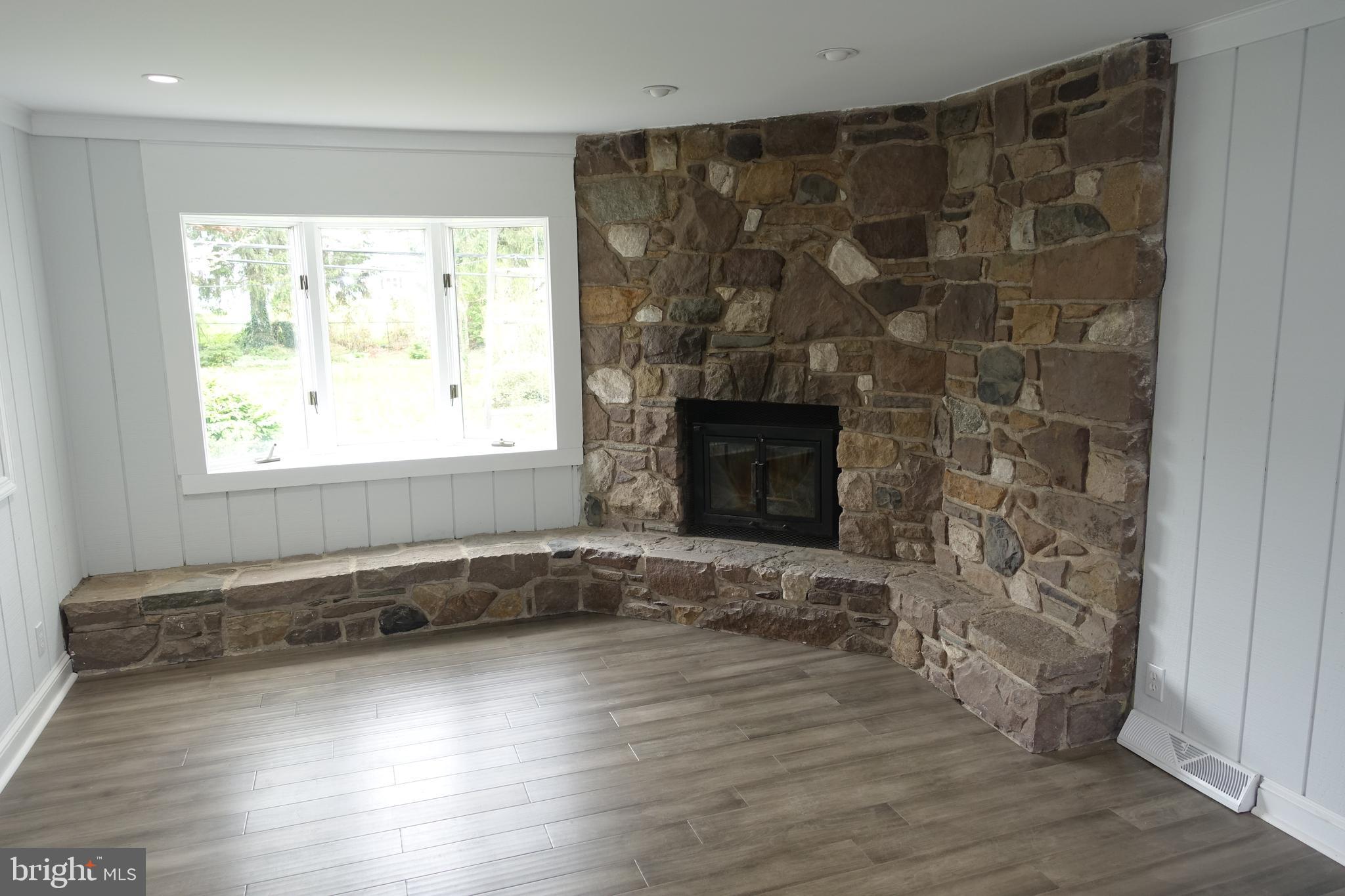427 Newton Road Hatboro, PA 19040 - Photo 6 of 12 Family Room