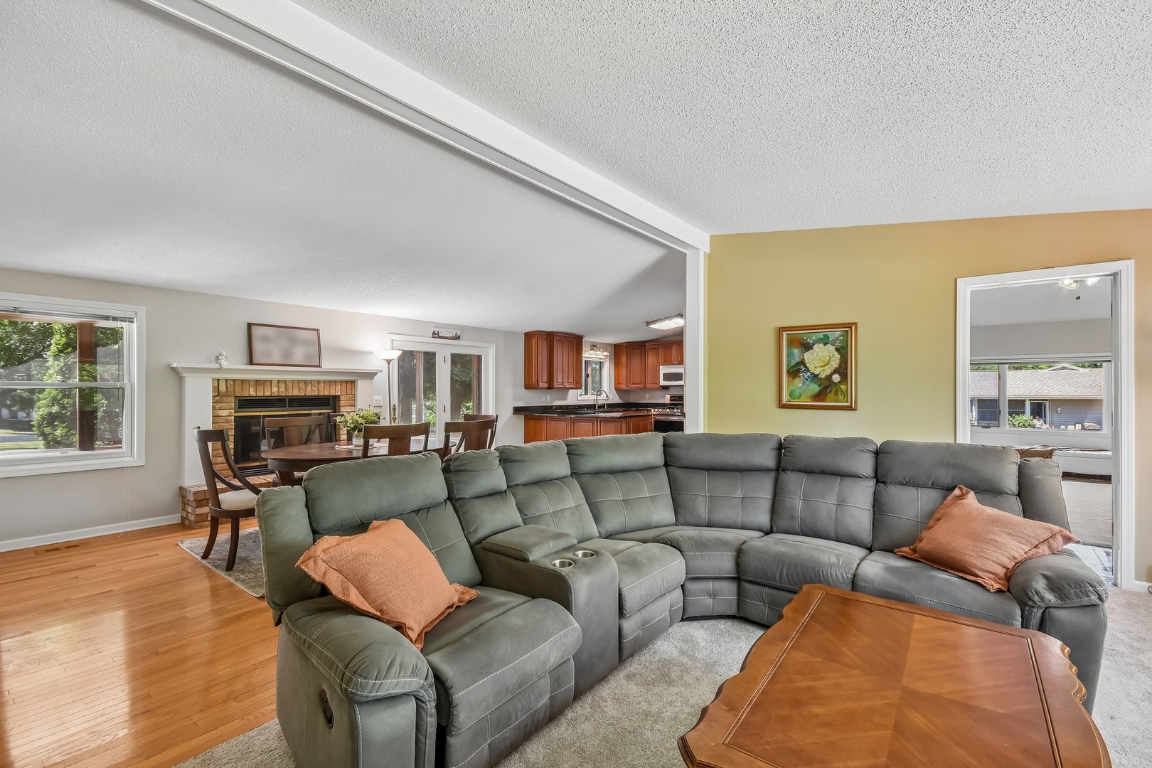 6511 Sands Road Crystal Lake, IL 60014 - Photo 3 of 36