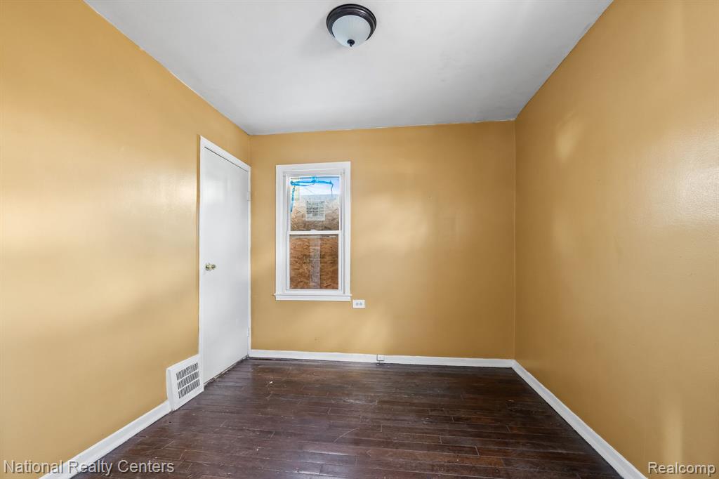 21771-21773 Moross Road Grosse Pointe, MI 48236 - Photo 7 of 14