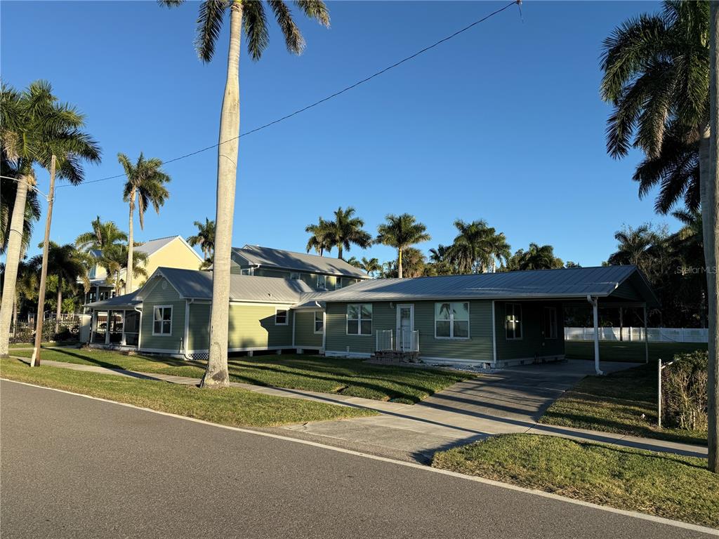 621 West Retta Esplanade Punta Gorda, FL 33950 - Photo 5 of 19