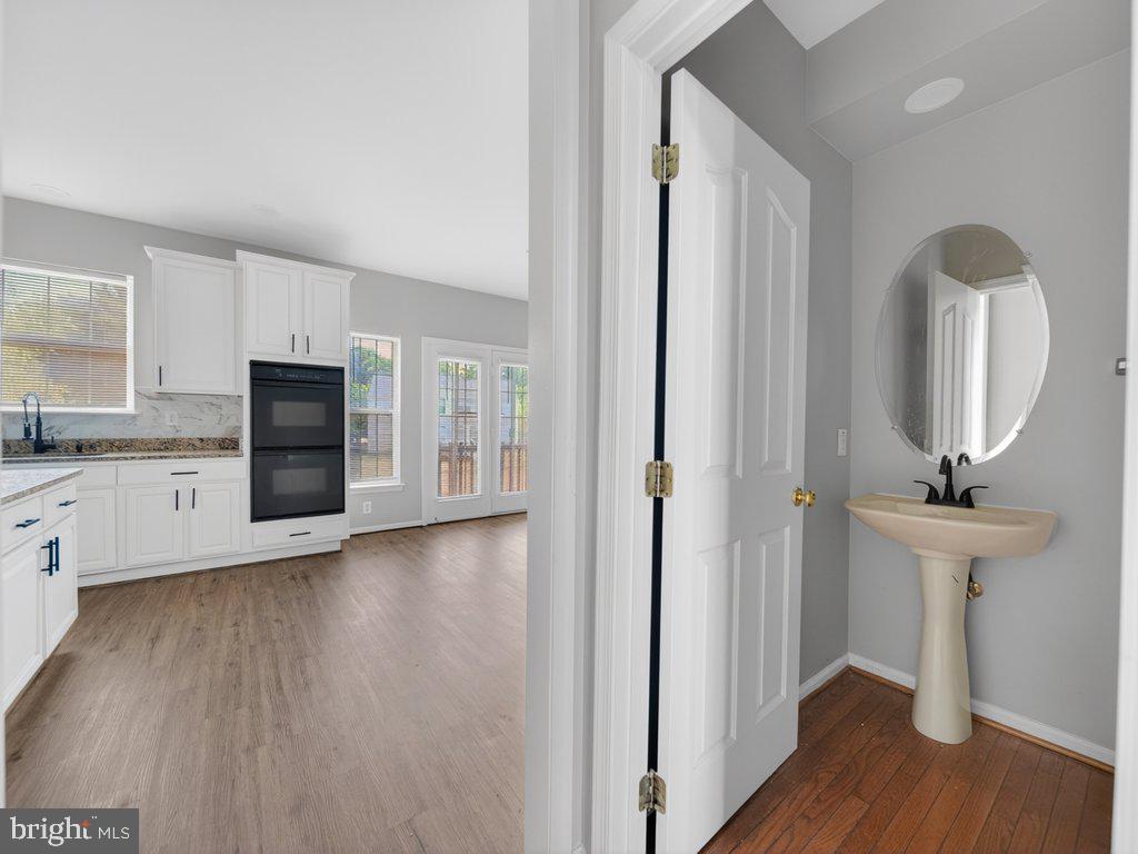 2000 Del Sol Court Bowie, MD 20721 - Photo 16 of 66 guest half bath