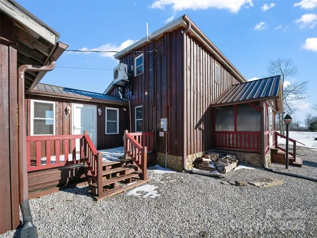 $325,000 | 1115 Elk Wallow, Bakersville, NC 28705