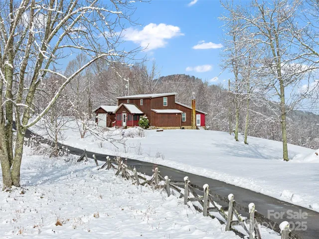 $325,000 | 1115 Elk Wallow, Bakersville, NC 28705